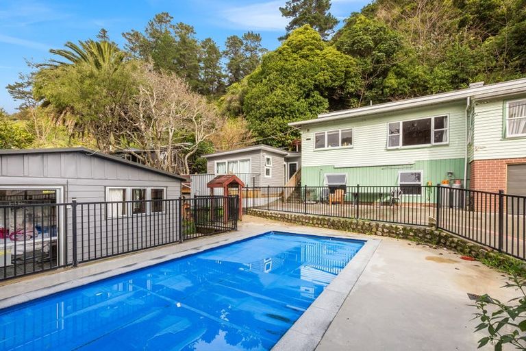 Photo of property in 112 Hine Road, Wainuiomata, Lower Hutt, 5014
