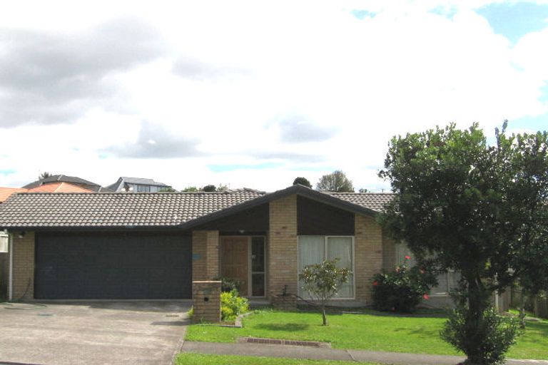 Photo of property in 108 Buscomb Avenue, Henderson, Auckland, 0610