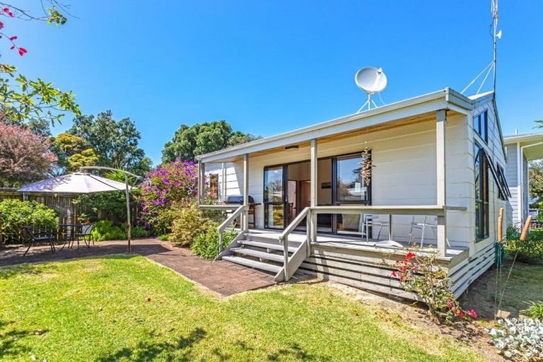 Photo of property in 117 Rangi Avenue, Whangamata, 3620
