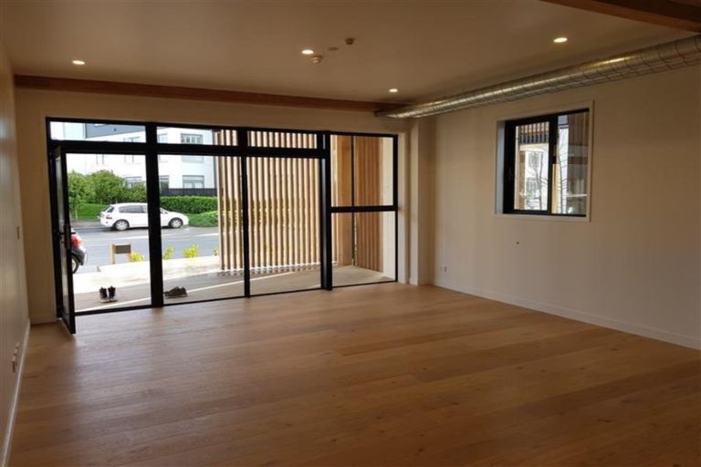 Photo of property in 4/167 Hobsonville Point Road, Hobsonville, Auckland, 0616