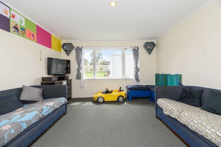 Photo of property in 12 Igloo Place, Red Hill, Papakura, 2110