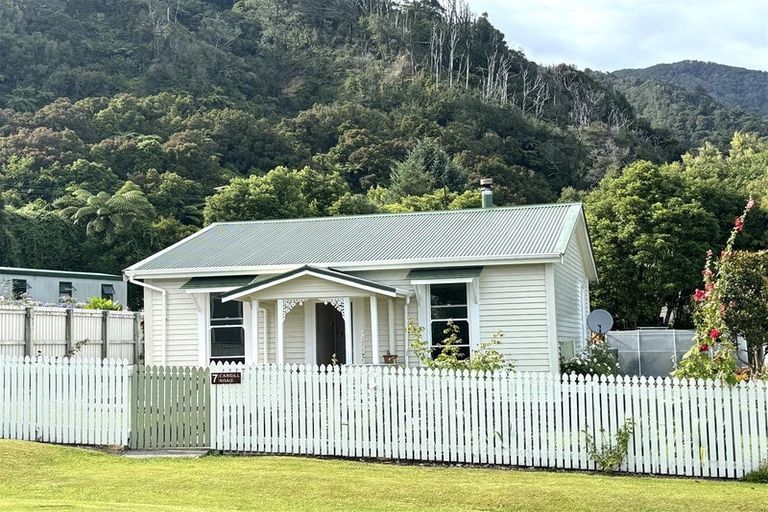 Photo of property in 7 Cargills Road, Barrytown, Runanga, 7873