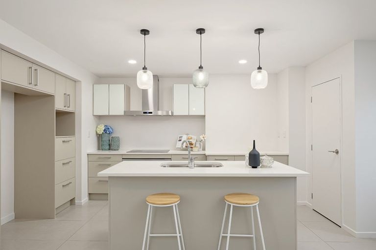 Photo of property in 18 Cityview Place, Massey, Auckland, 0614