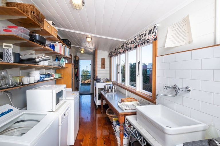 Photo of property in 1 Seaview Terrace, Bluff Hill, Napier, 4110