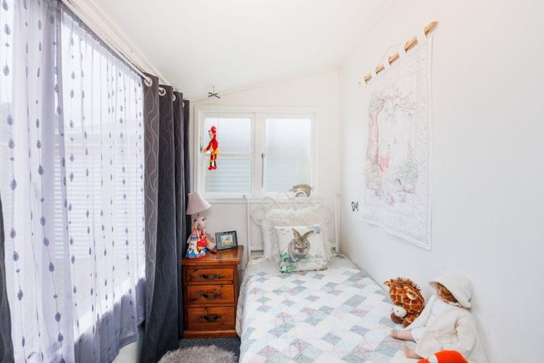 Photo of property in 63 Himatangi Street, Himatangi Beach, Foxton, 4891