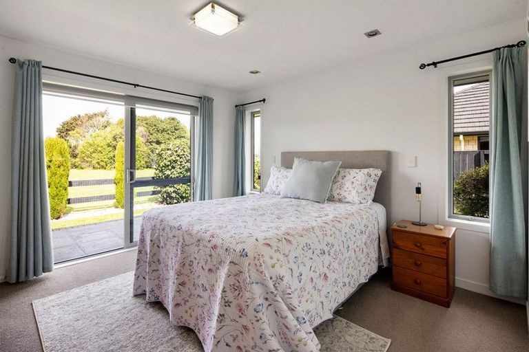 Photo of property in 34 Madison Street, Cambridge, 3434