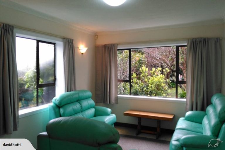 Photo of property in 42 Kamahi Street, Stokes Valley, Lower Hutt, 5019