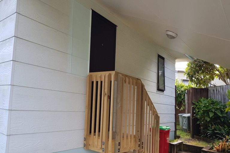 Photo of property in 5 Glendawn Place, Bayview, Auckland, 0629