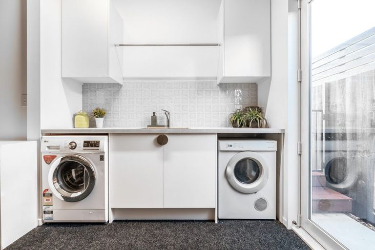 Photo of property in 2/179 Weston Road, St Albans, Christchurch, 8052