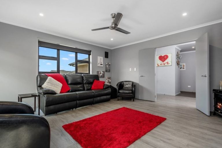 Photo of property in 27 Leet Crescent, Papamoa Beach, Papamoa, 3118