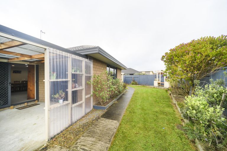 Photo of property in 53 Geneva Terrace, Kelvin Grove, Palmerston North, 4414