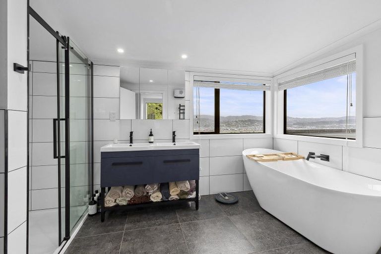 Photo of property in 83 Tannadyce Street, Strathmore Park, Wellington, 6022