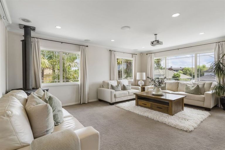 Photo of property in 24 Santa Ana Drive, Dannemora, Auckland, 2016