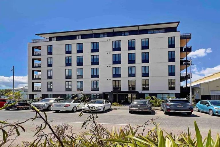 Photo of property in 205/2 Launch Road, Hobsonville, Auckland, 0616