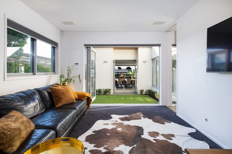 Photo of property in 42 Braemar Road, Rothesay Bay, Auckland, 0630