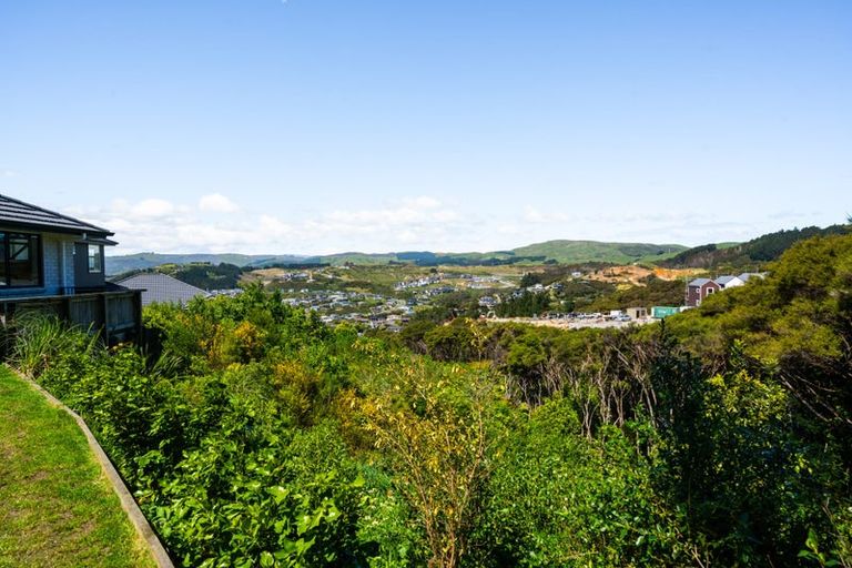 Photo of property in 8 Topsail Way, Whitby, Porirua, 5024