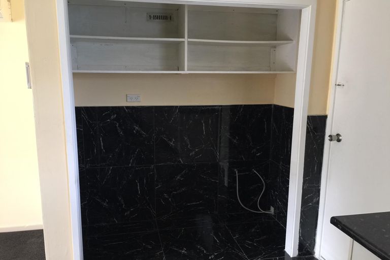 Photo of property in 1/4220 Great North Road, Glendene, Auckland, 0602