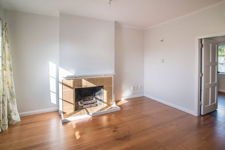 Photo of property in 9a Kerr Street, Devonport, Auckland, 0624