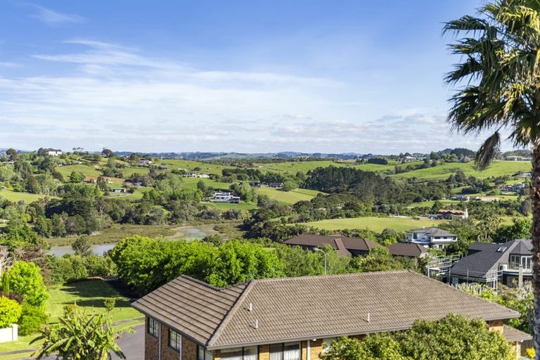 Photo of property in 133 Sandspit Road, Shelly Park, Auckland, 2014