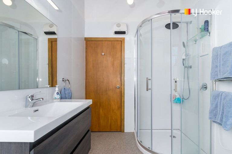 Photo of property in 4 Barling Street, Macandrew Bay, Dunedin, 9014