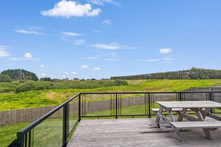 Photo of property in 24 Rawinia Place, Te Kaha, 3199