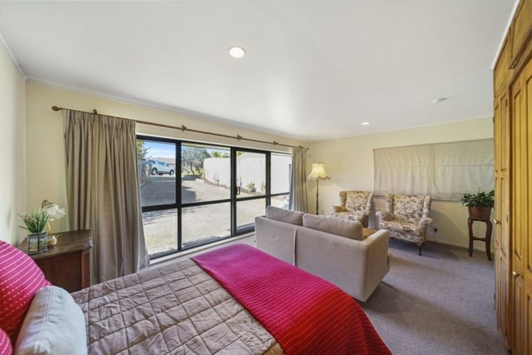 Photo of property in 1/20 Limerick Place, Dannemora, Auckland, 2016