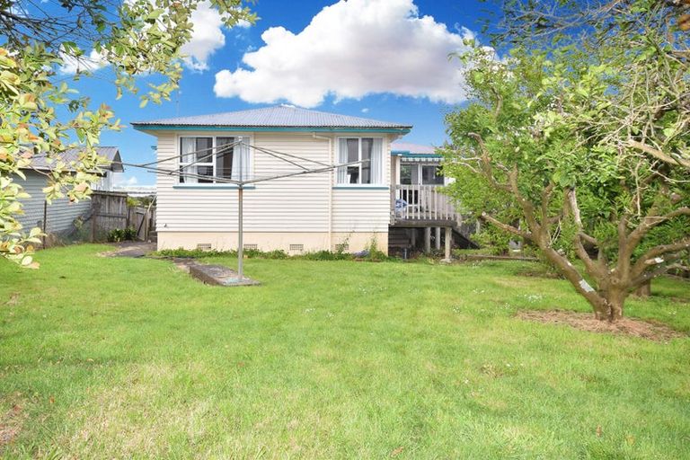 Photo of property in 107 Wallace Road, Mangere Bridge, Auckland, 2022