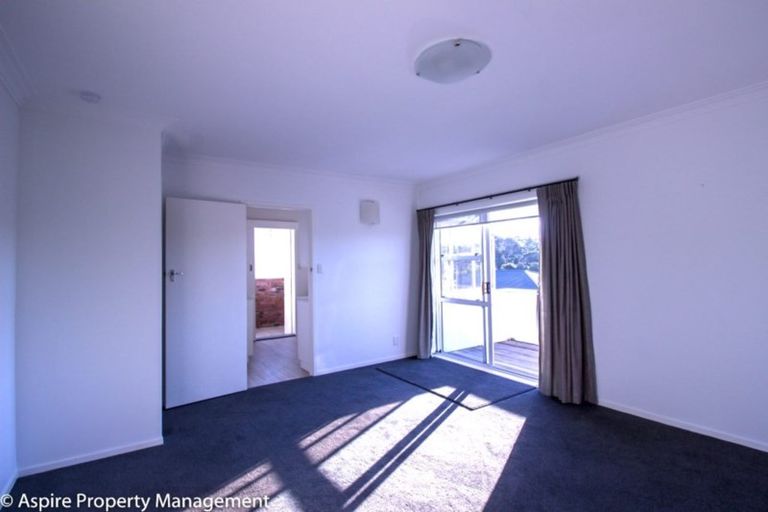 Photo of property in 4/7 Newhaven Terrace, Mairangi Bay, Auckland, 0630