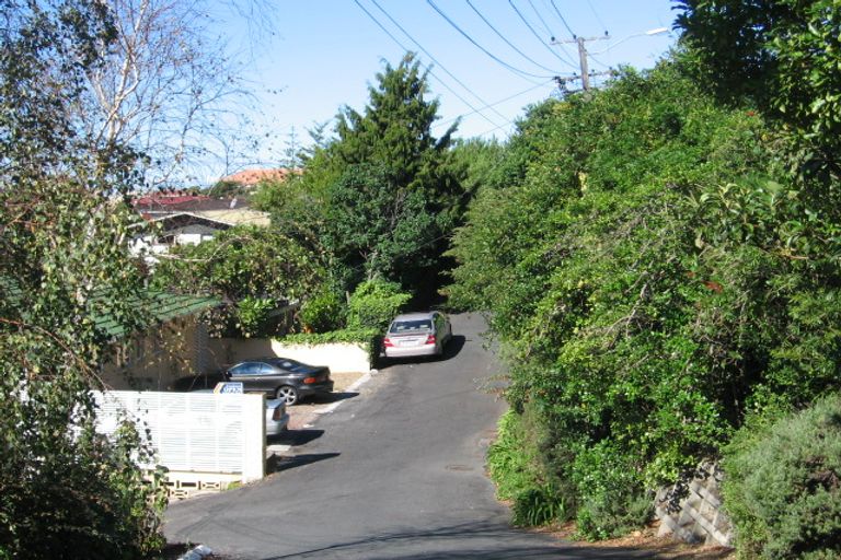 Photo of property in 1/649 Beach Road, Rothesay Bay, Auckland, 0630