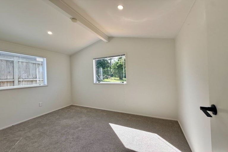 Photo of property in 7 Thornlow Street, Glendene, Auckland, 0602