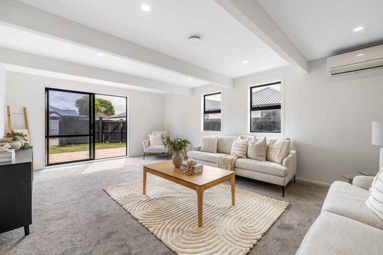 Photo of property in 1/207 Main North Road, Redwood, Christchurch, 8051