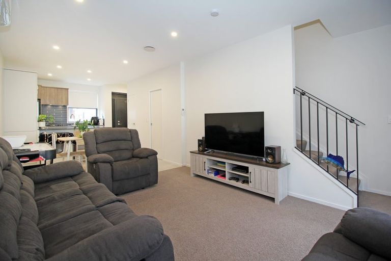 Photo of property in 10 Paterae Lane, Flat Bush, Auckland, 2019