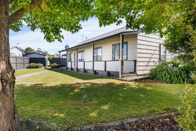 Photo of property in 20 Cargill Grove, Kelvin Grove, Palmerston North, 4414