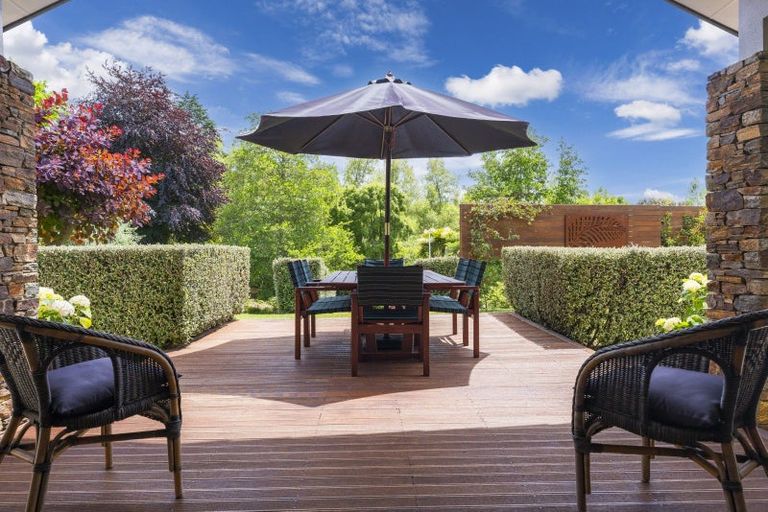 Photo of property in 6 Cameron Drive, Acacia Bay, Taupo, 3385