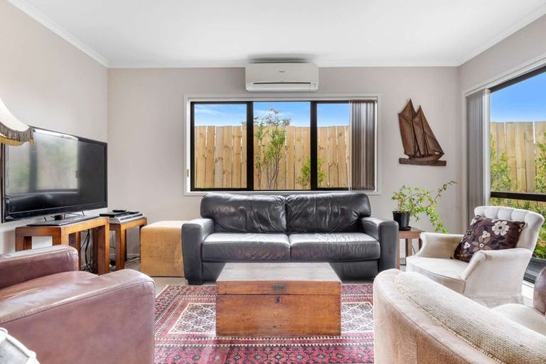 Photo of property in 104b Racecourse Road, Waiuku, 2123