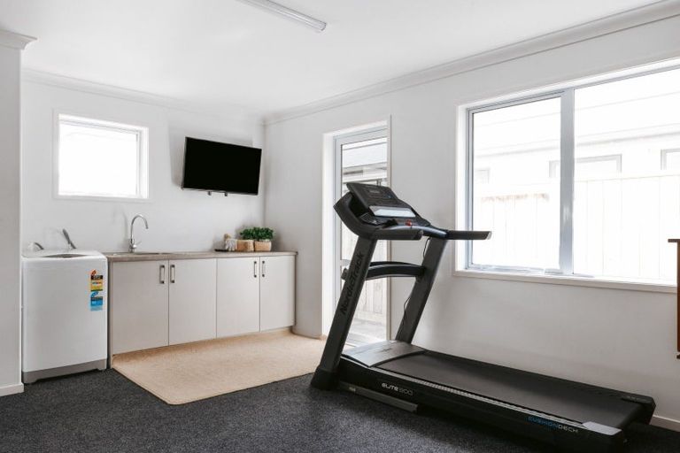 Photo of property in 56 Te Kio Crescent, Papamoa Beach, Papamoa, 3118