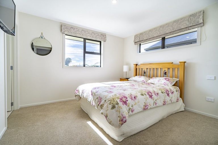 Photo of property in 28/10 Pop Andrew Drive, Te Anau, 9600