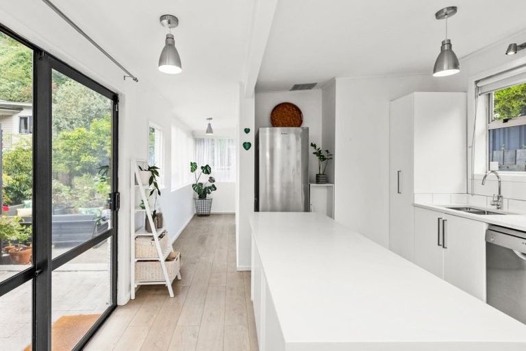 Photo of property in 155 Milton Road, Bluff Hill, Napier, 4110