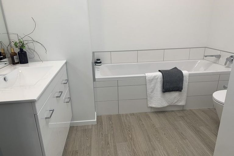 Photo of property in Northlake, 27 Cluden Crescent, Wanaka, 9305