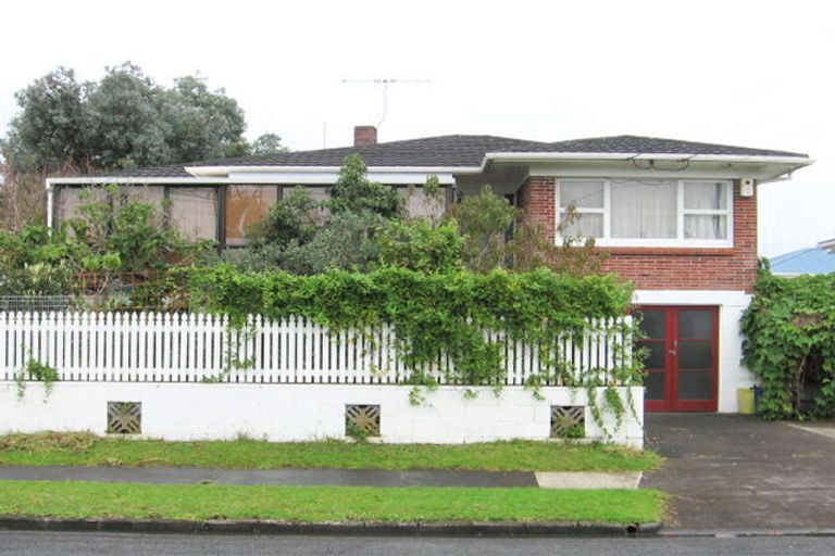 Photo of property in 46 Tiraumea Drive, Pakuranga, Auckland, 2010