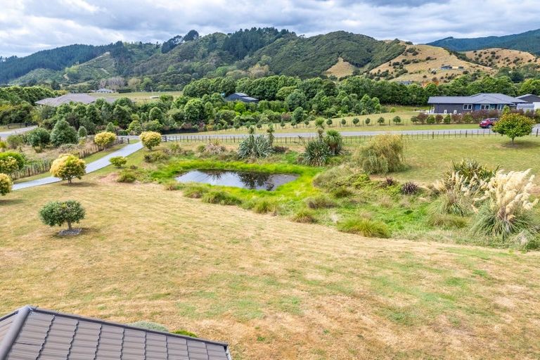 Photo of property in 38 Mountain View Drive, Manakau, Otaki, 5583