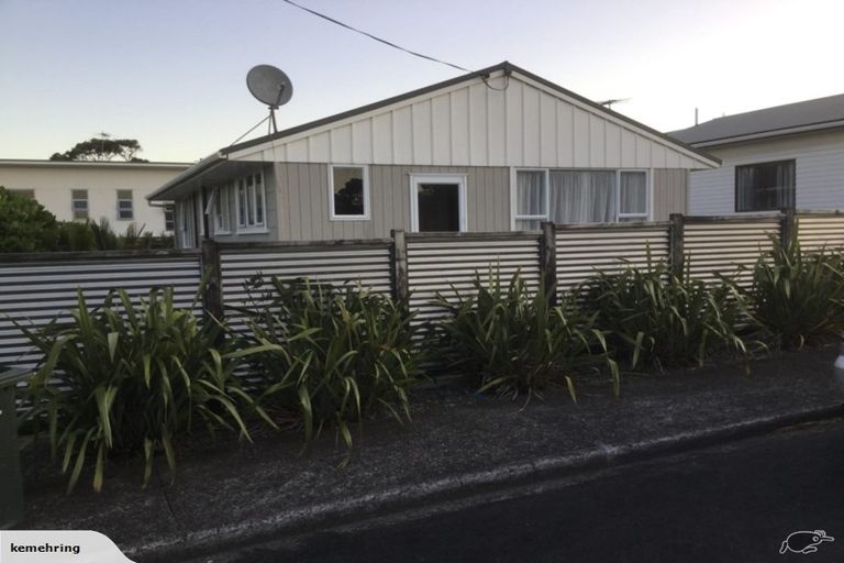 Photo of property in 168 Molesworth Street, New Plymouth, 4312