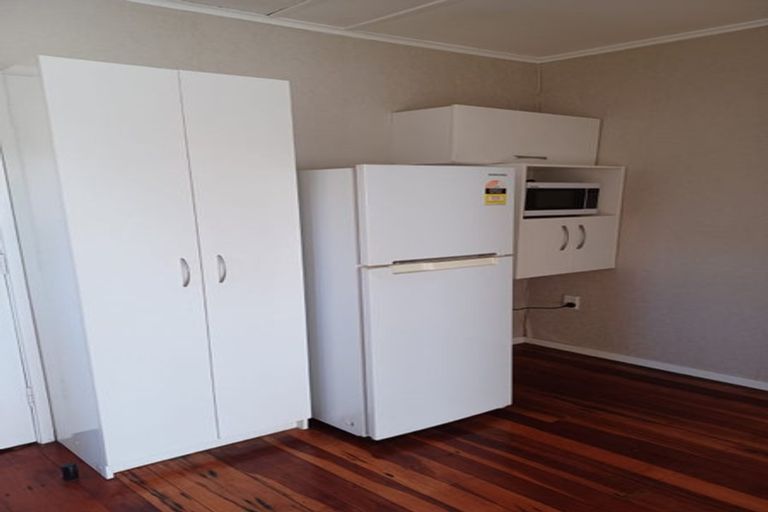 Photo of property in 3 Sandleigh Road, Hamilton Lake, Hamilton, 3204