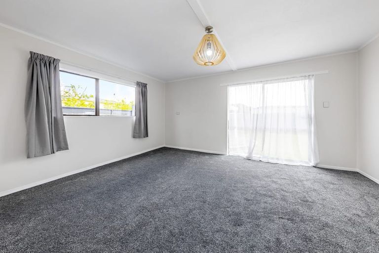 Photo of property in 24 President Avenue, Papakura, 2110