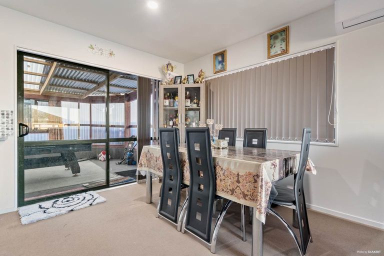 Photo of property in 84 Robert Skelton Place, Clendon Park, Auckland, 2103