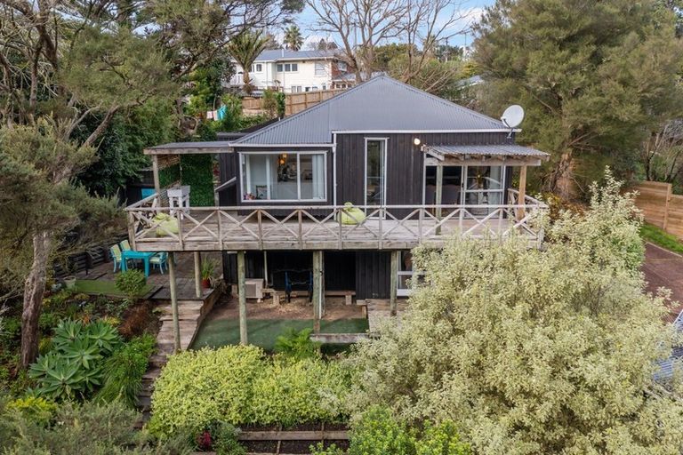 Photo of property in 1/39 Saffron Street, Birkdale, Auckland, 0626