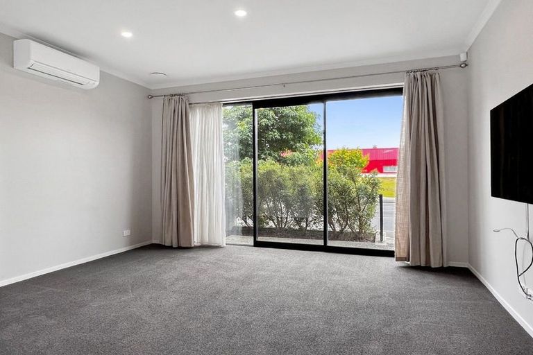 Photo of property in 91c Hobsonville Point Road, Hobsonville, Auckland, 0616