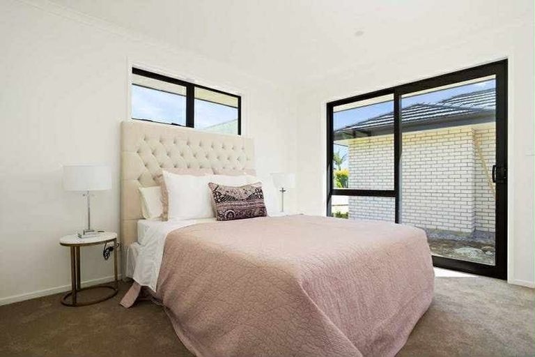 Photo of property in 6 Mutetai Road, Clarks Beach, 2122