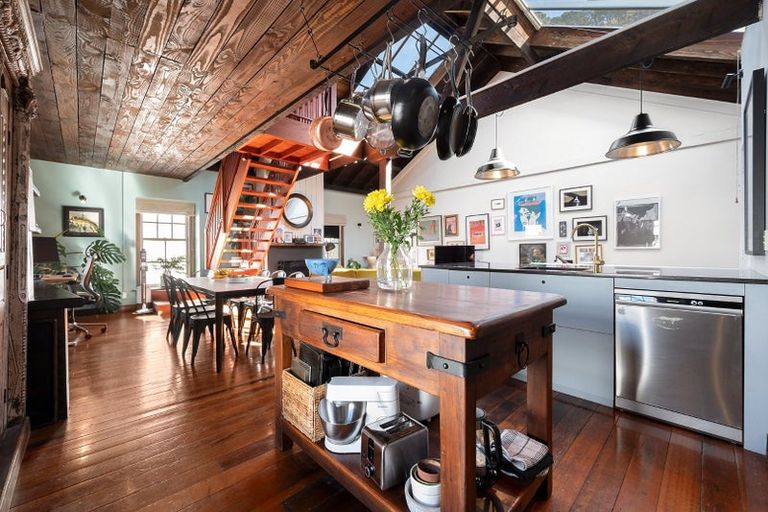 Photo of property in 1/12 Little George Street, Thorndon, Wellington, 6011