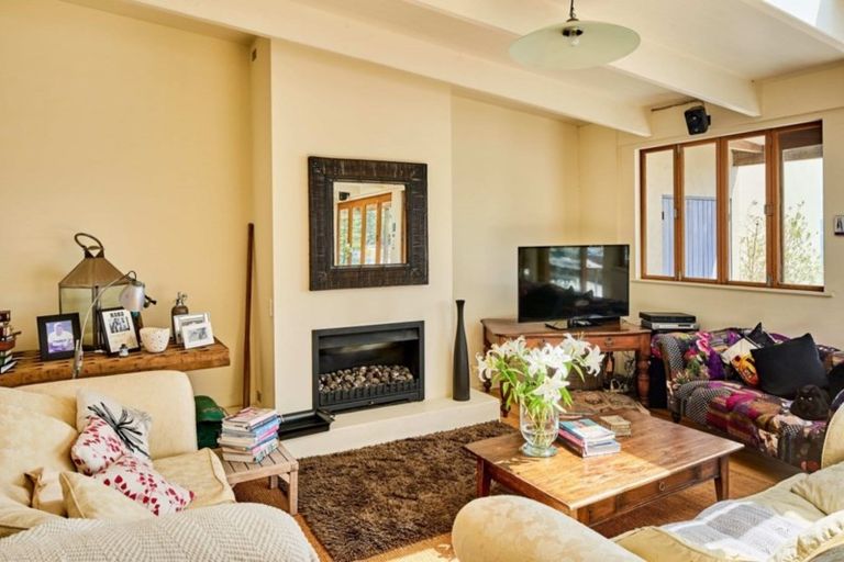 Photo of property in 612 Marine Drive, Days Bay, Lower Hutt, 5013